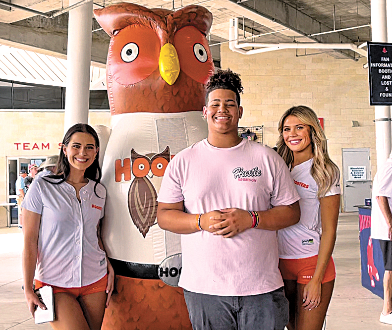 Teen selected by South Florida Hooters to throw out first pitch at